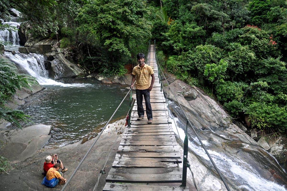 Bambarakiri Ella Waterfall