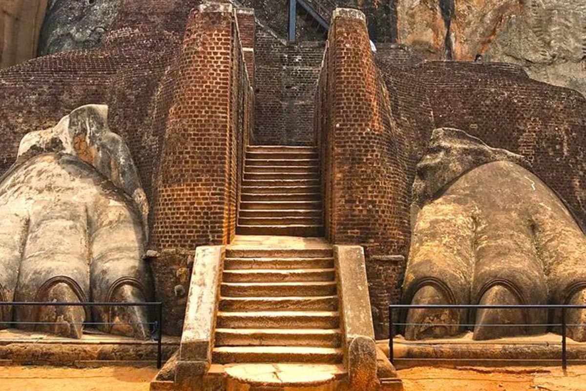 The Lion’s Paw Gateway